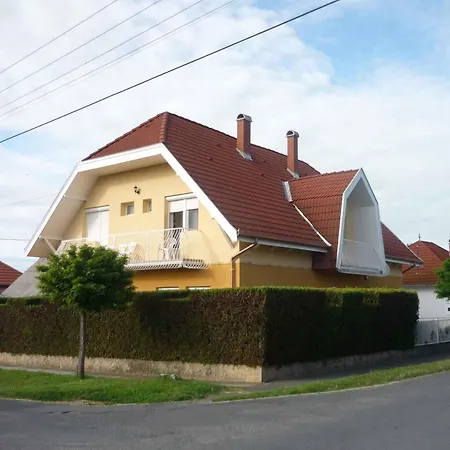 Balatonlelle One-bedroom 1 公寓 *